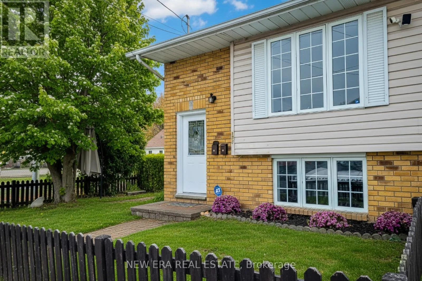 House for rent: 103 Vine Street, St. Catharines, Ontario L2R 3Y3