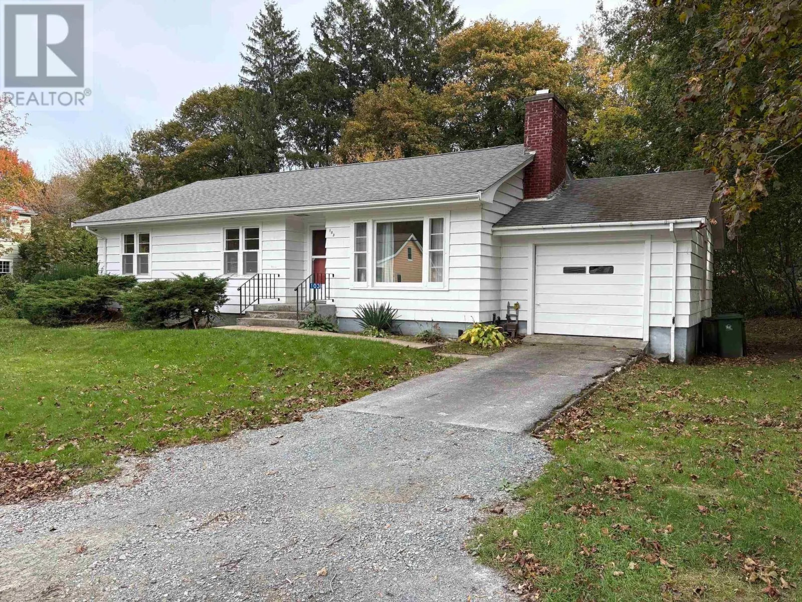 House for rent: 103 Waterloo Street, Liverpool, Nova Scotia B0T 1G0