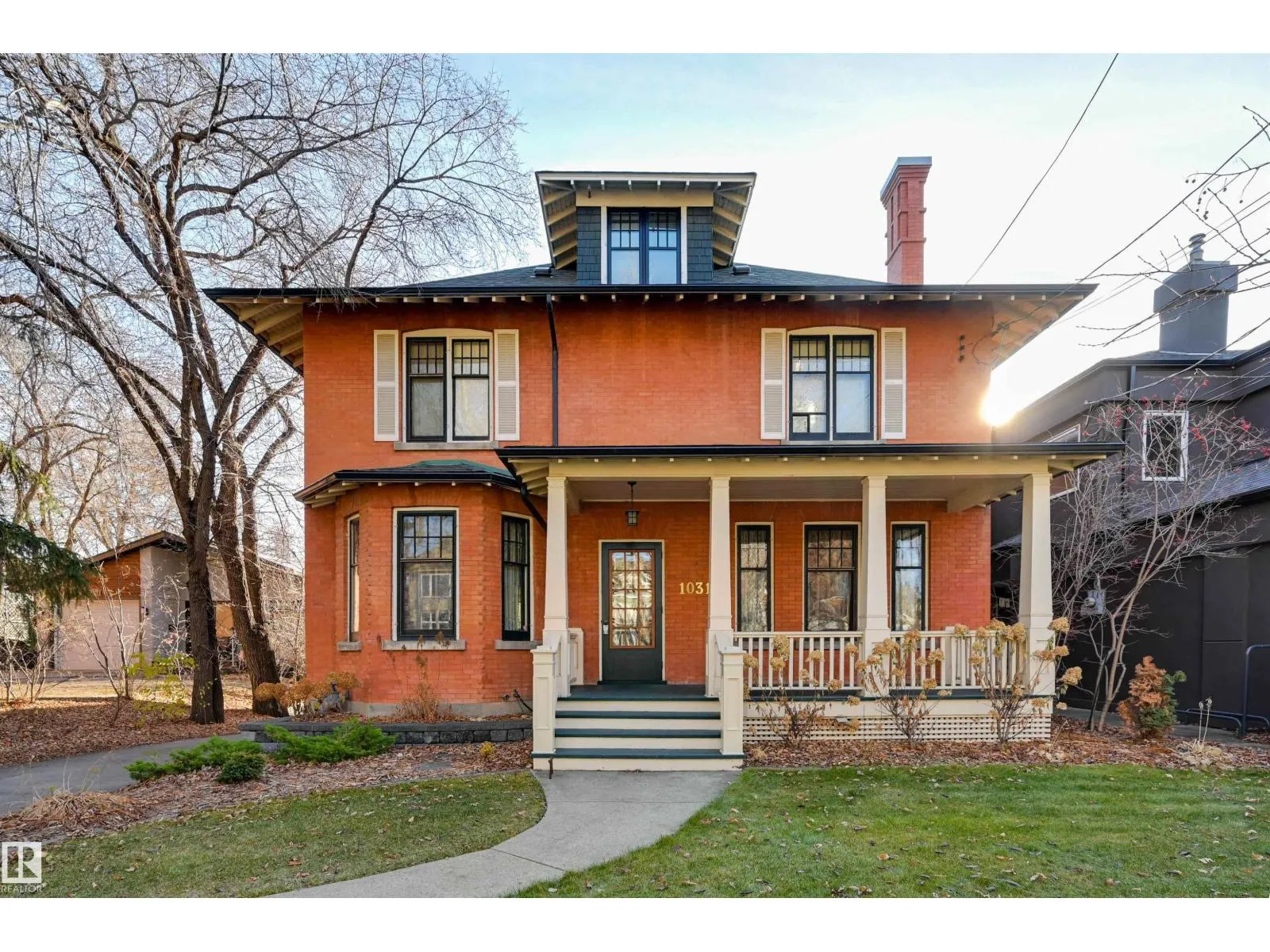 House for rent: 10317 Villa Av Nw, Edmonton, Alberta T5N 3T8