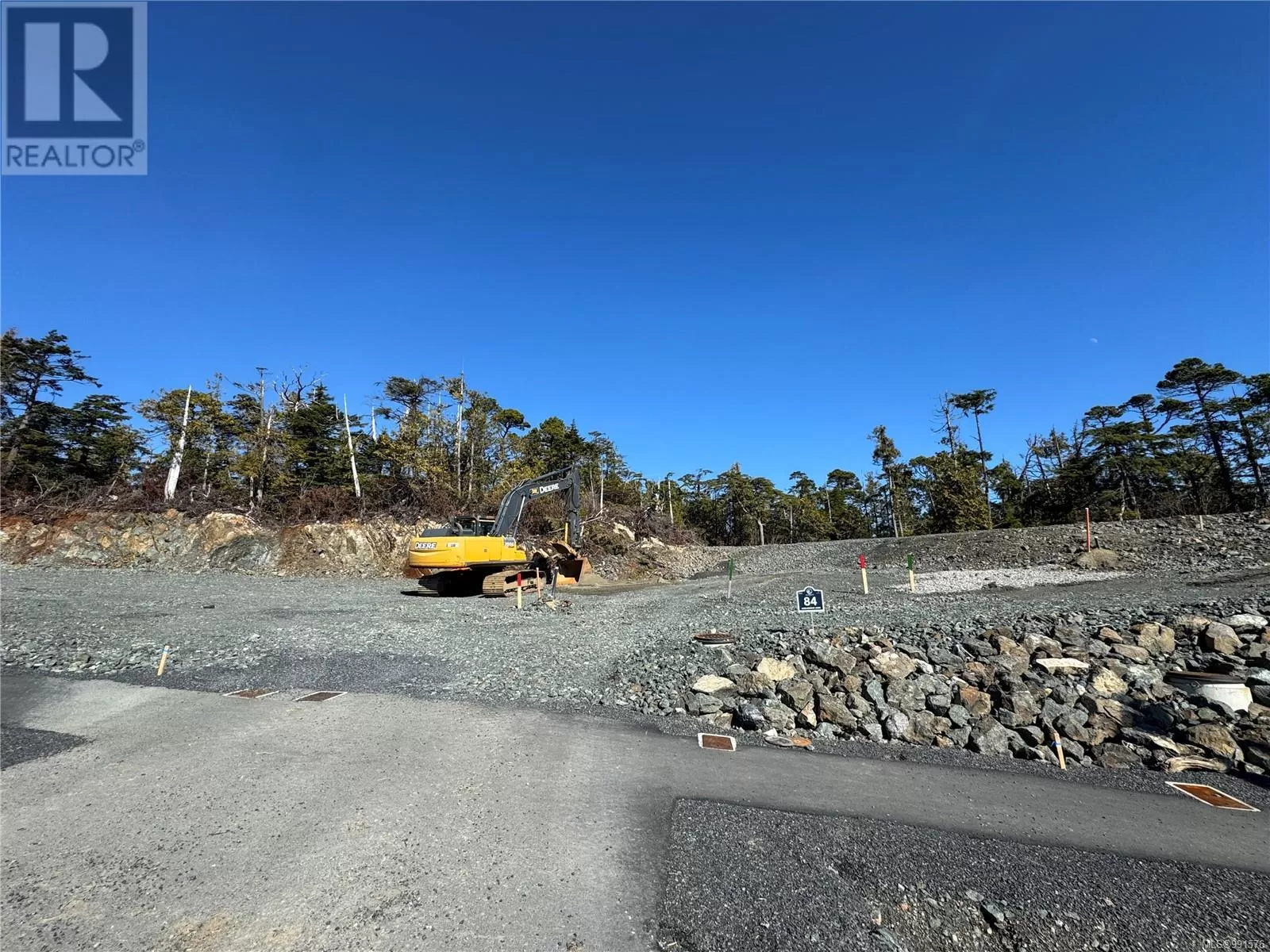 1032 Raven Lane, Ucluelet, British Columbia V0R 3A0