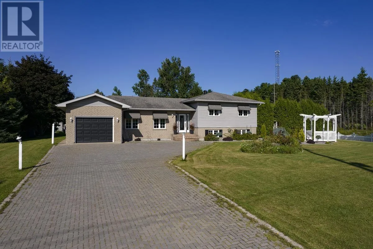1033 Black Rd, Sault Ste. Marie, Ontario P6A 6J8