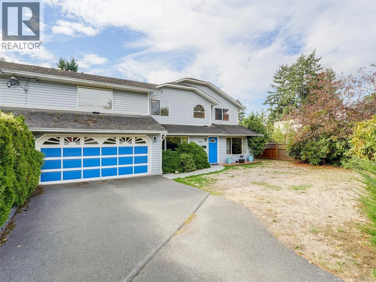 Duplex for rent: 1033 Goldstream Ave, Langford, British Columbia V9B 2Y6