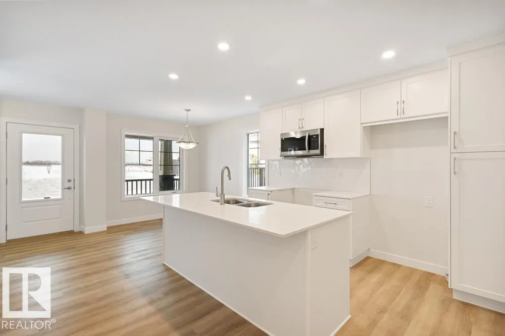 Row / Townhouse for rent: 1033 Hearthstone Bv, Sherwood Park, Alberta T8H 3B3