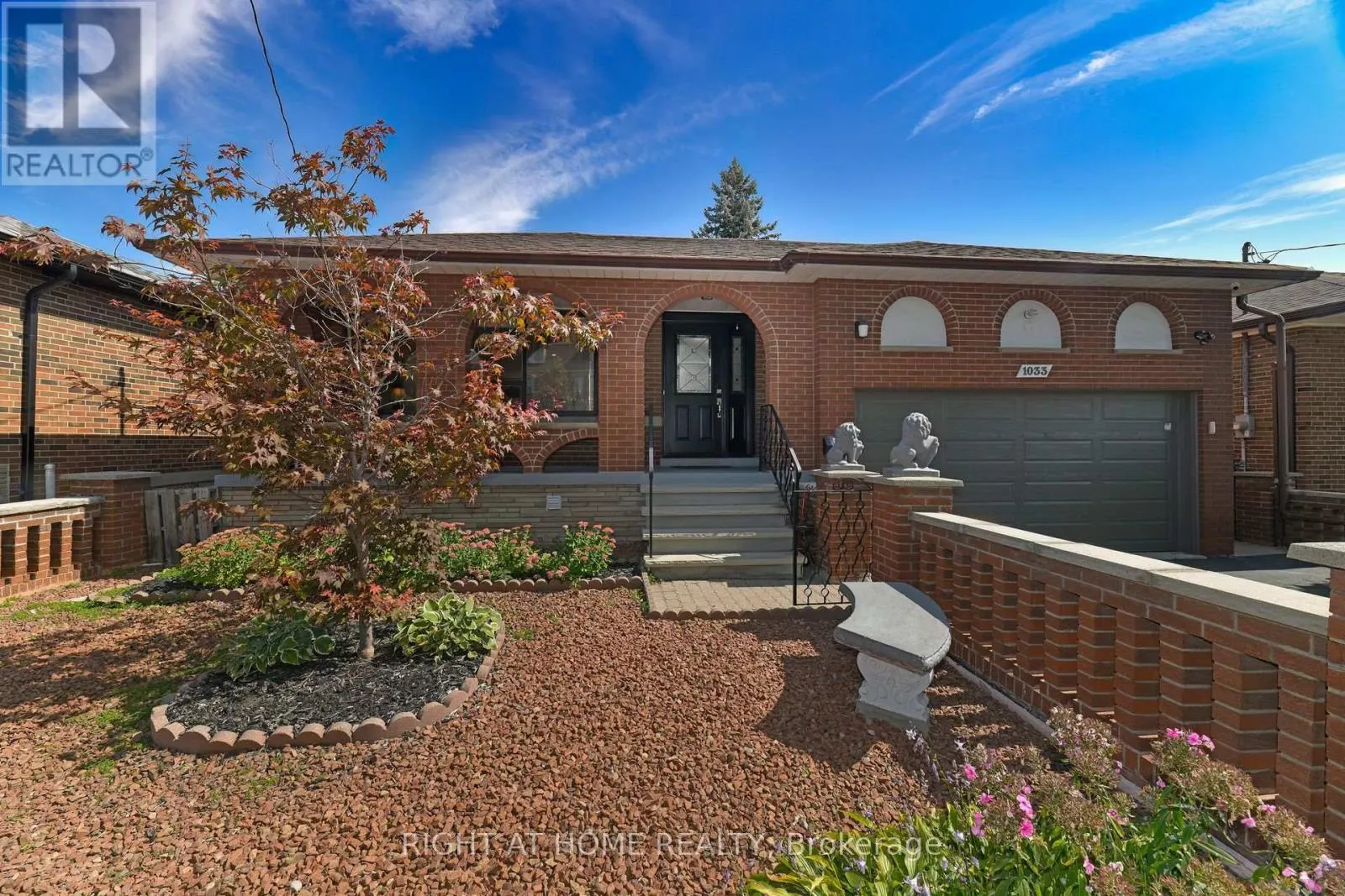 House for rent: 1033 Islington Avenue, Toronto, Ontario M8Z 4R3