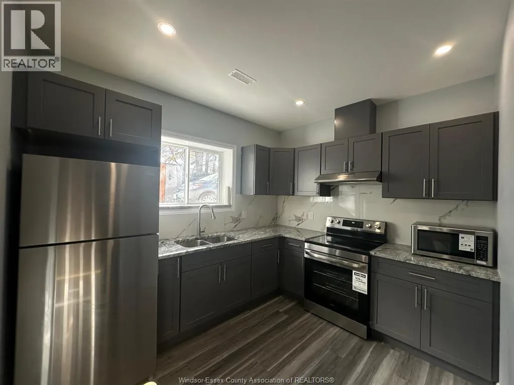 Apartment for rent: 1035 California Avenue, Windsor, Ontario N9B 2Z5