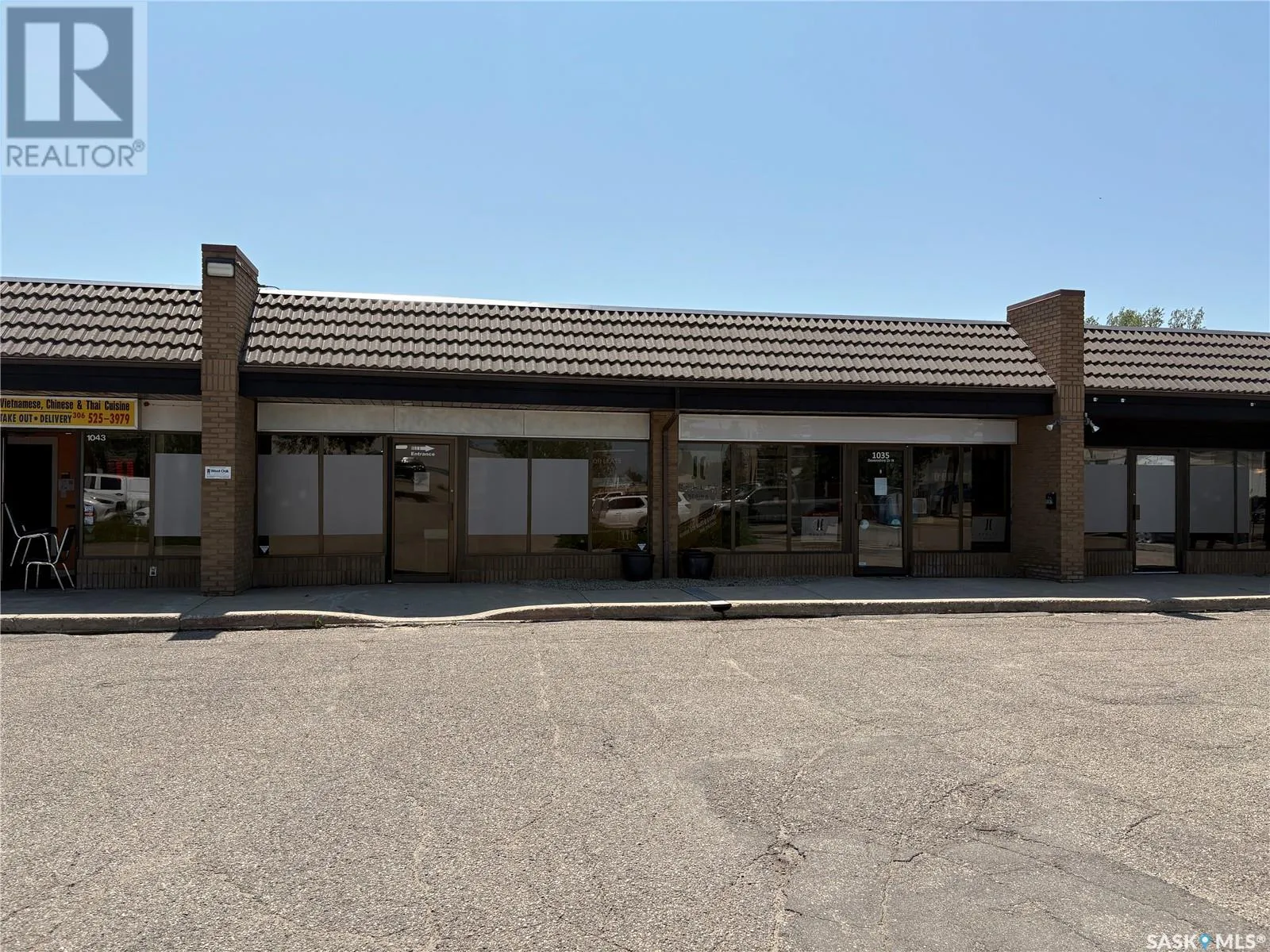 Retail for rent: 1035 Devonshire Drive N, Regina, Saskatchewan S4X 2X4