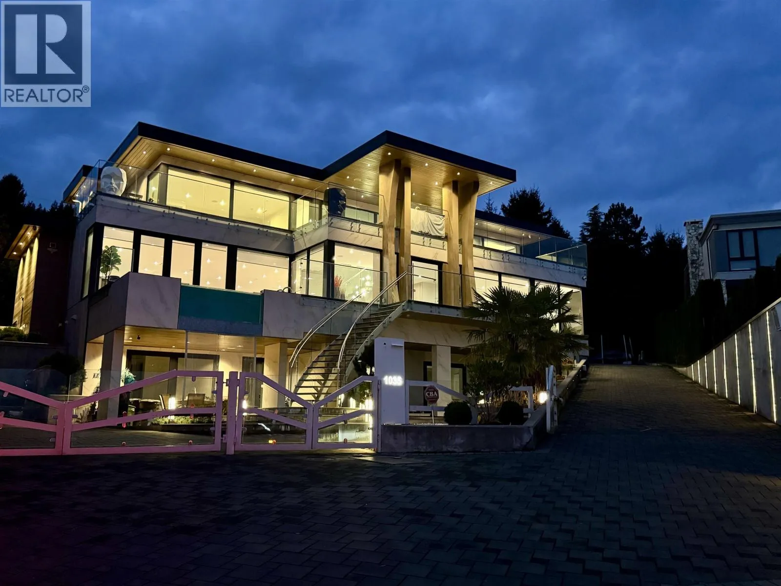 House for rent: 1035 Greenwood Place, West Vancouver, British Columbia V7S 1Y2