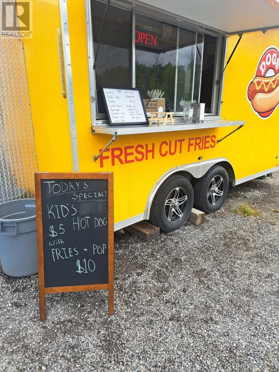 1035 Metro Road N, Georgina, Ontario L4P 3E9