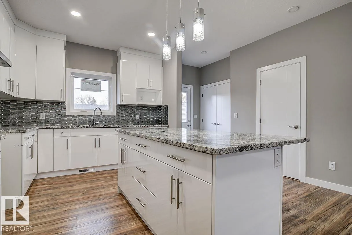 Duplex for rent: 10359 149 St Nw, Edmonton, Alberta T5P 1L4