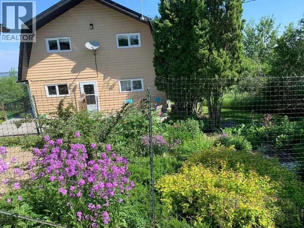 House for rent: 1038, 67235 Churchill Park Road, Lac La Biche, Alberta T0A 2C1