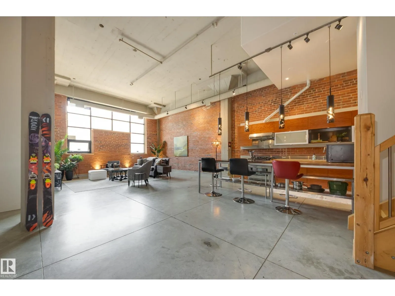 Apartment for rent: #104 10265 107 St Nw, Edmonton, Alberta T5J 5G2