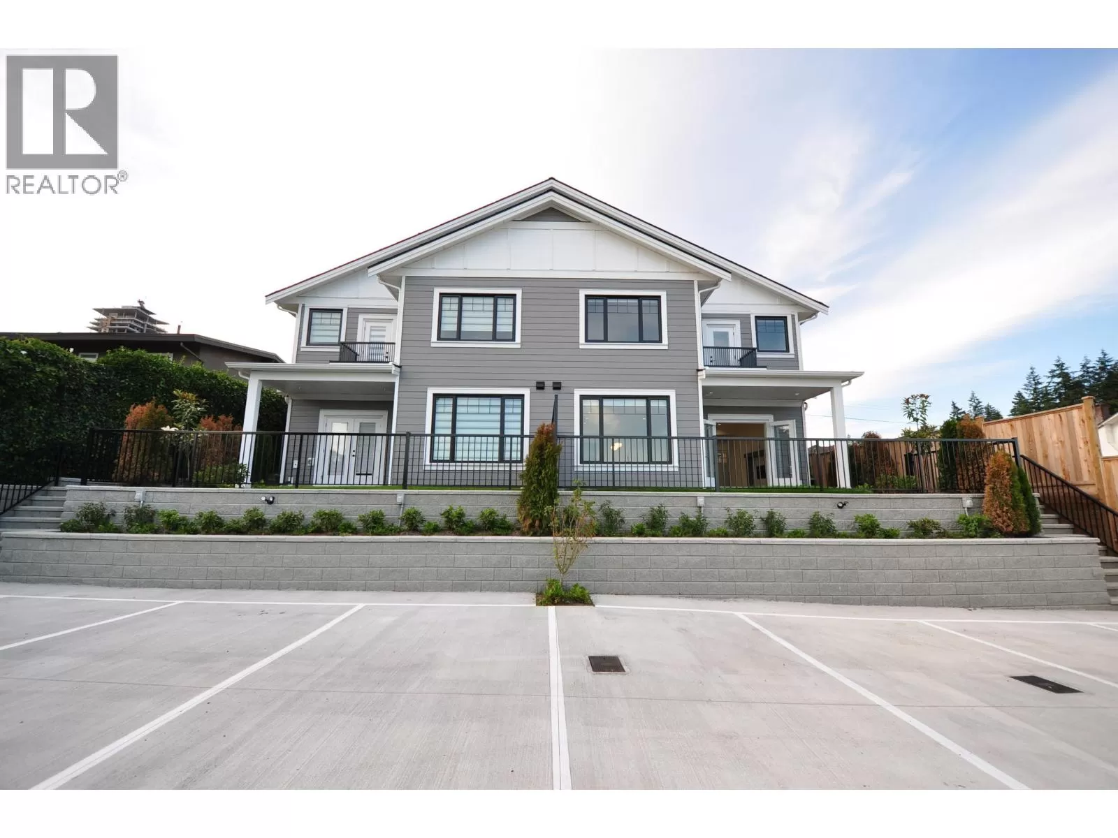 Duplex for rent: 104 1138 Dansey Avenue, Coquitlam, British Columbia V3K 3H4