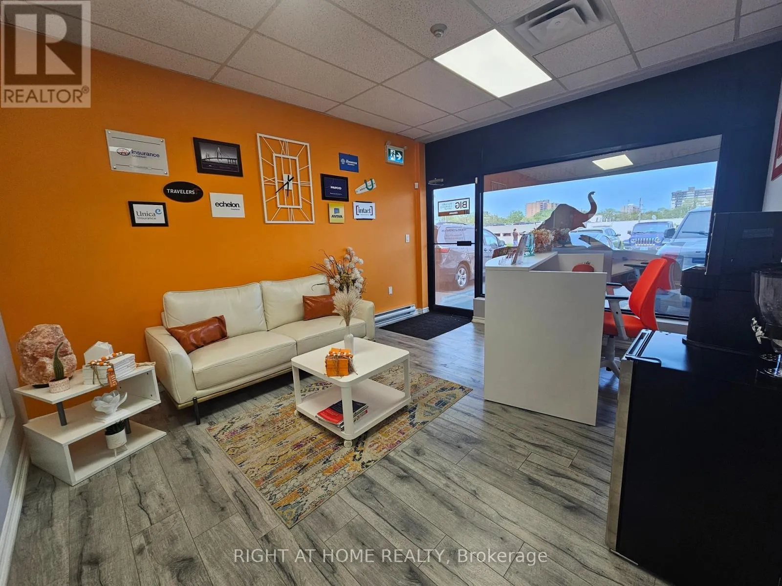 Offices for rent: 104 - 200 Bond Street W, Oshawa, Ontario L1J 2L7