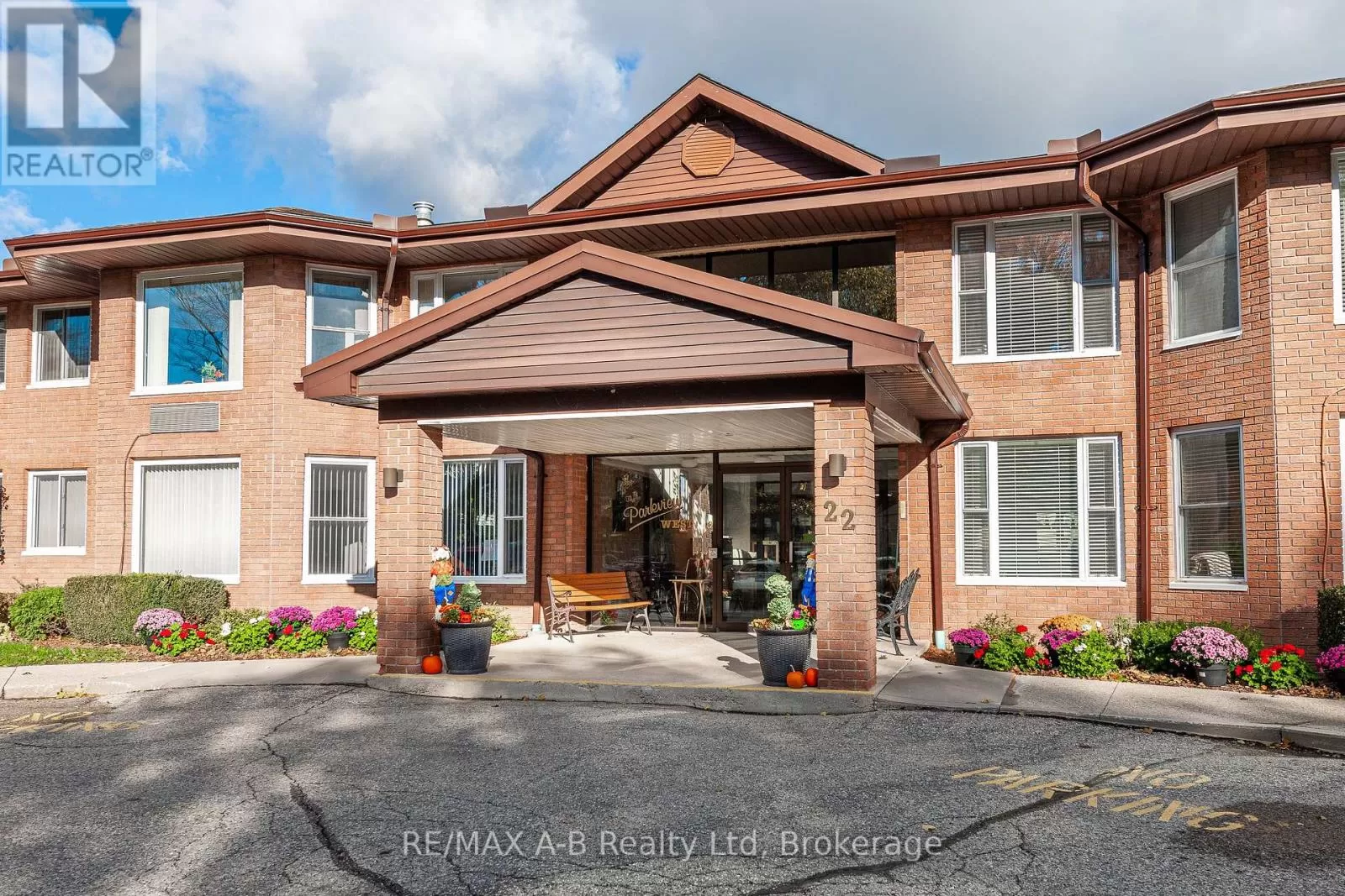 Apartment for rent: 104 - 22 St. Andrew Street N, St. Marys, Ontario N4X 1C5