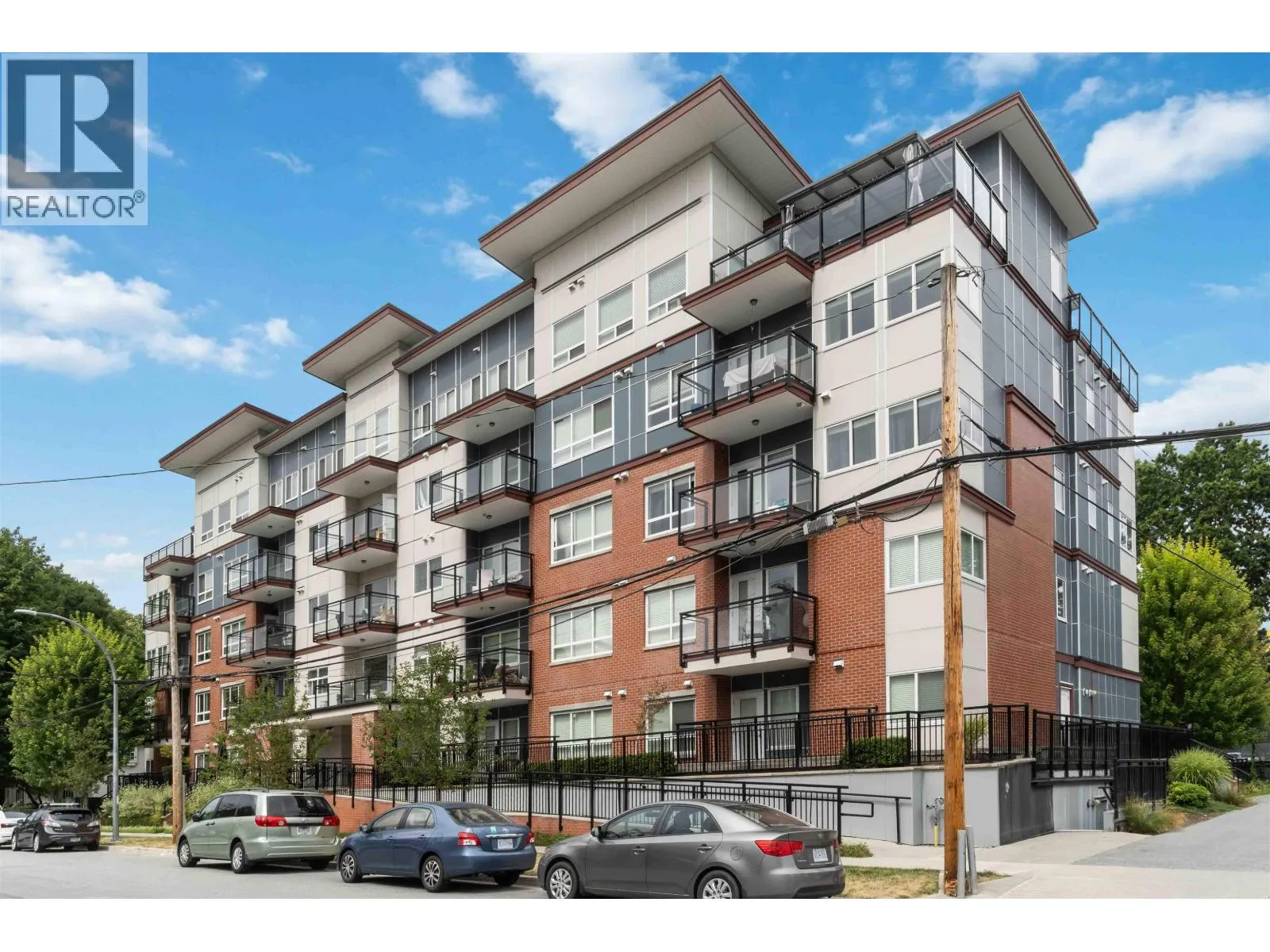 Apartment for rent: 104 2229 Atkins Avenue, Port Coquitlam, British Columbia V3C 1Y5