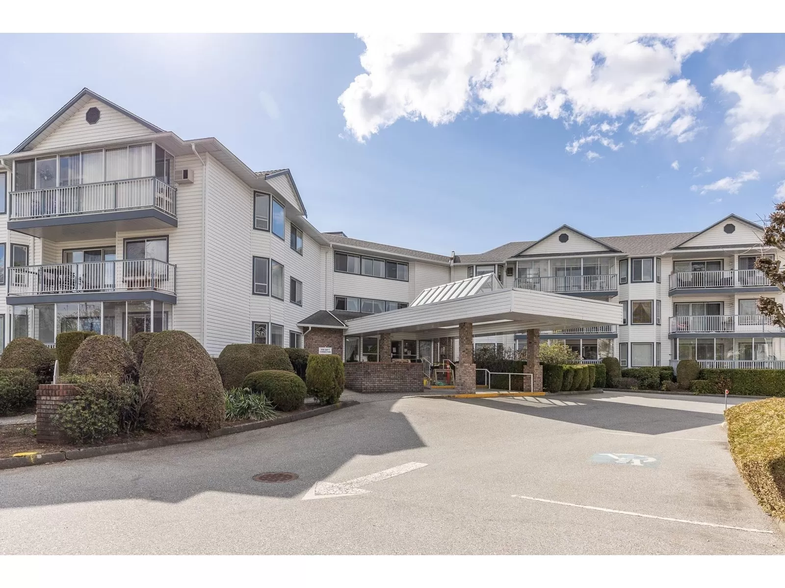 Apartment for rent: 104 2425 Church Street, Abbotsford, British Columbia V2T 3J8