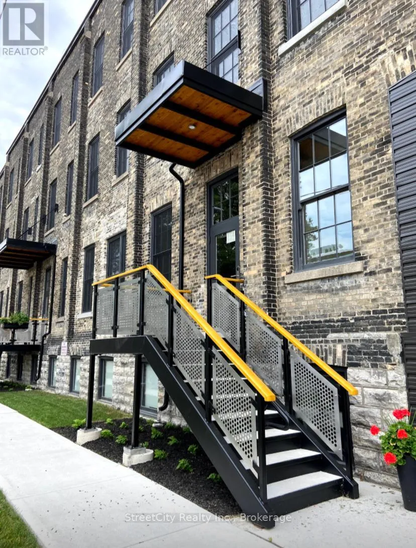 Apartment for rent: 104 - 245 Downie Street, Stratford, Ontario N5A 1X5