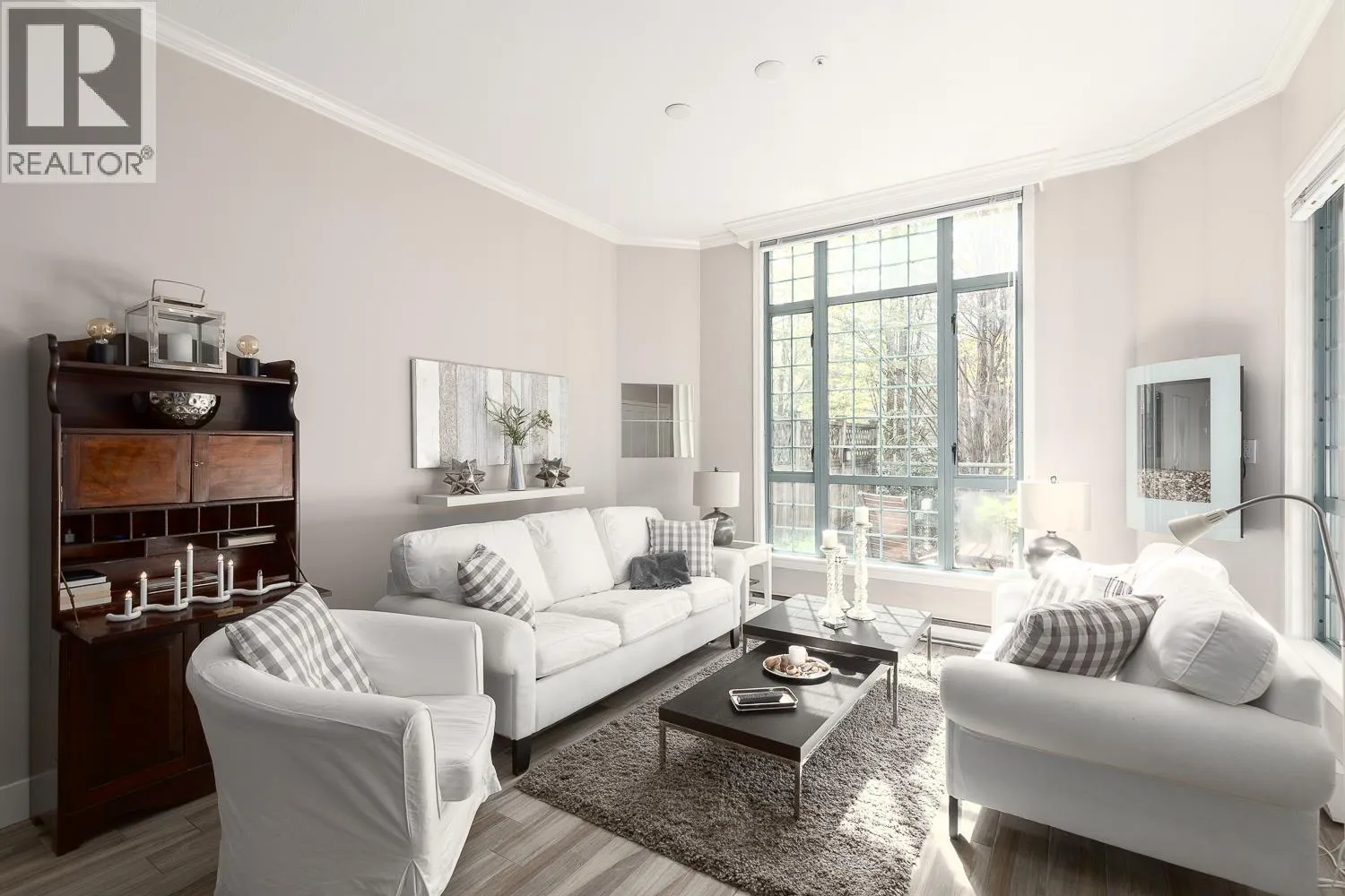 Row / Townhouse for rent: 104 293 Smithe Street, Vancouver, British Columbia V6B 5W4