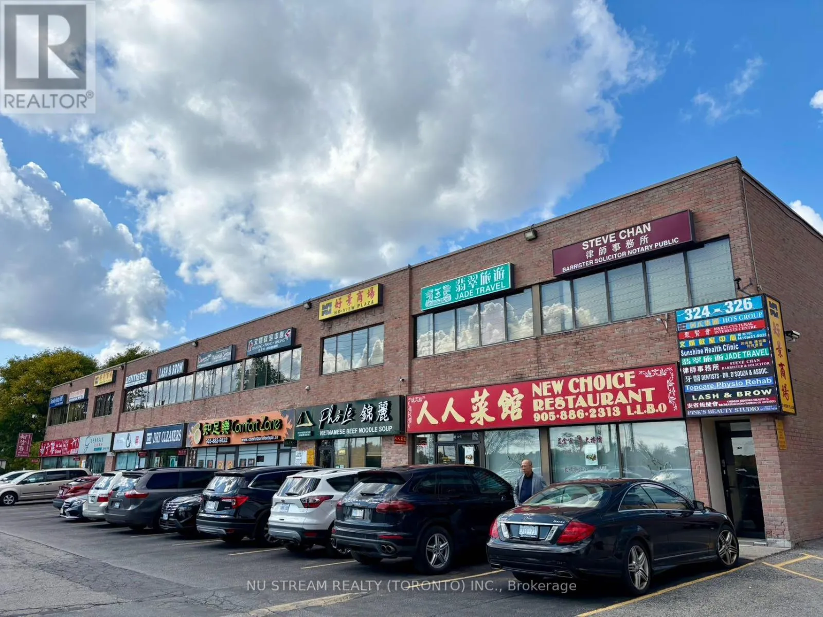 Offices for rent: 104 - 324 Highway 7 Avenue E, Richmond Hill, Ontario L4B 1A6