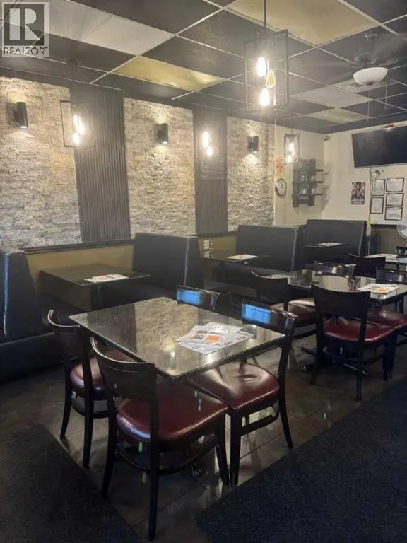 Retail for rent: 104, 3400 14 Street Nw, Calgary, Alberta T2K 1H9