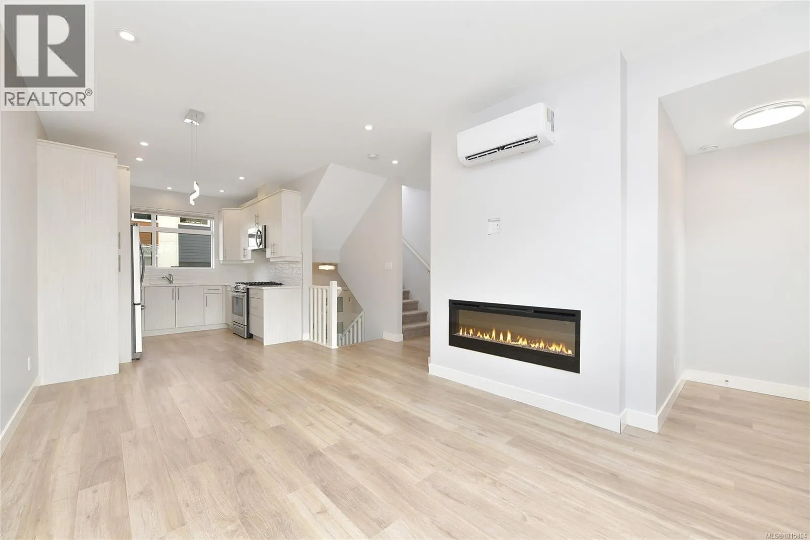 Row / Townhouse for rent: 104 3429 Happy Valley Rd, Langford, British Columbia V9C 2X9