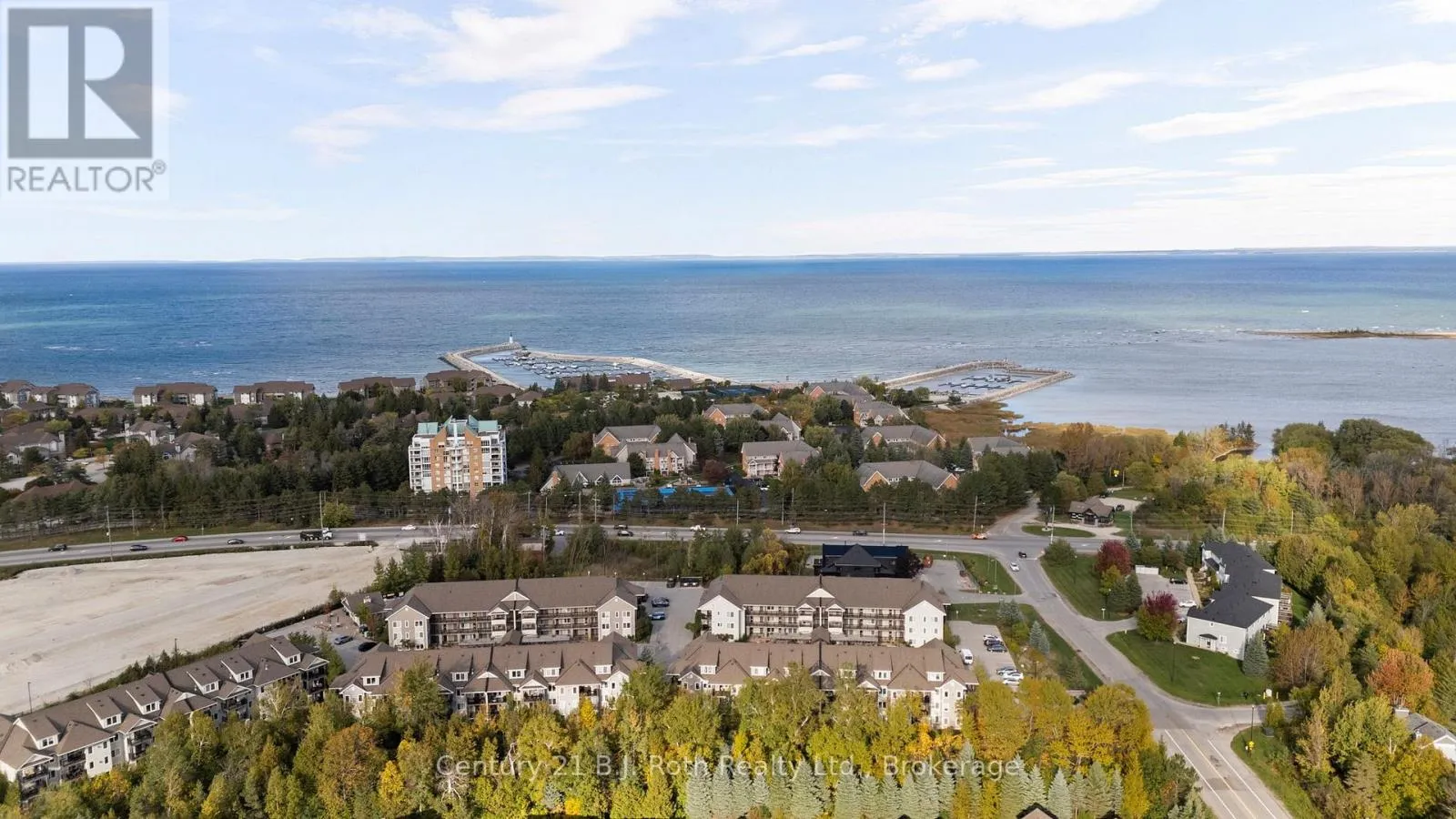 Apartment for rent: 104 - 4 Brandy Lane Drive, Collingwood, Ontario L9Y 0X4