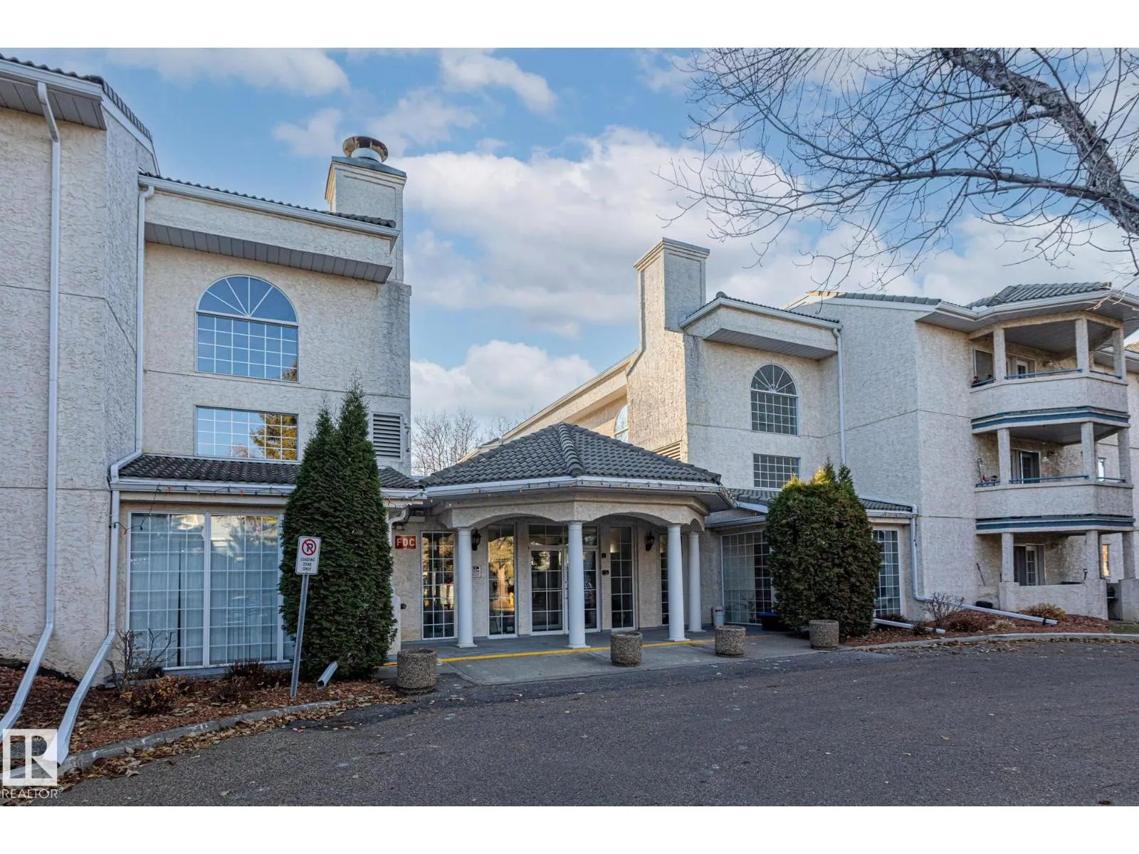 Apartment for rent: #104 45 Gervais Rd, St. Albert, Alberta T8N 6H7