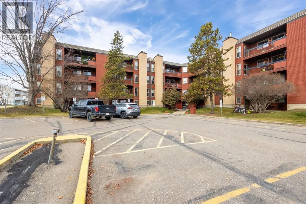 Apartment for rent: 104, 610 Signal Road, Fort McMurray, Alberta T9H 4W5