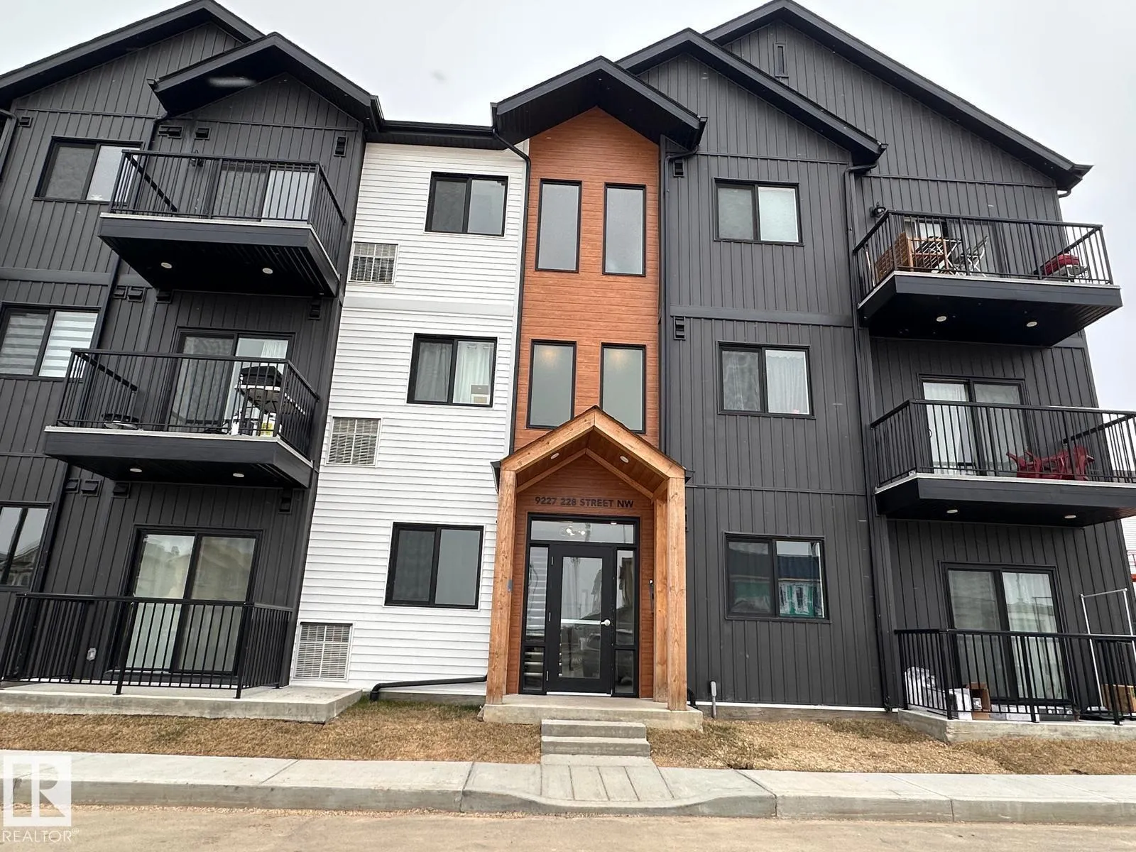 Apartment for rent: #104 9227 228 St Nw, Edmonton, Alberta T5T 4T1