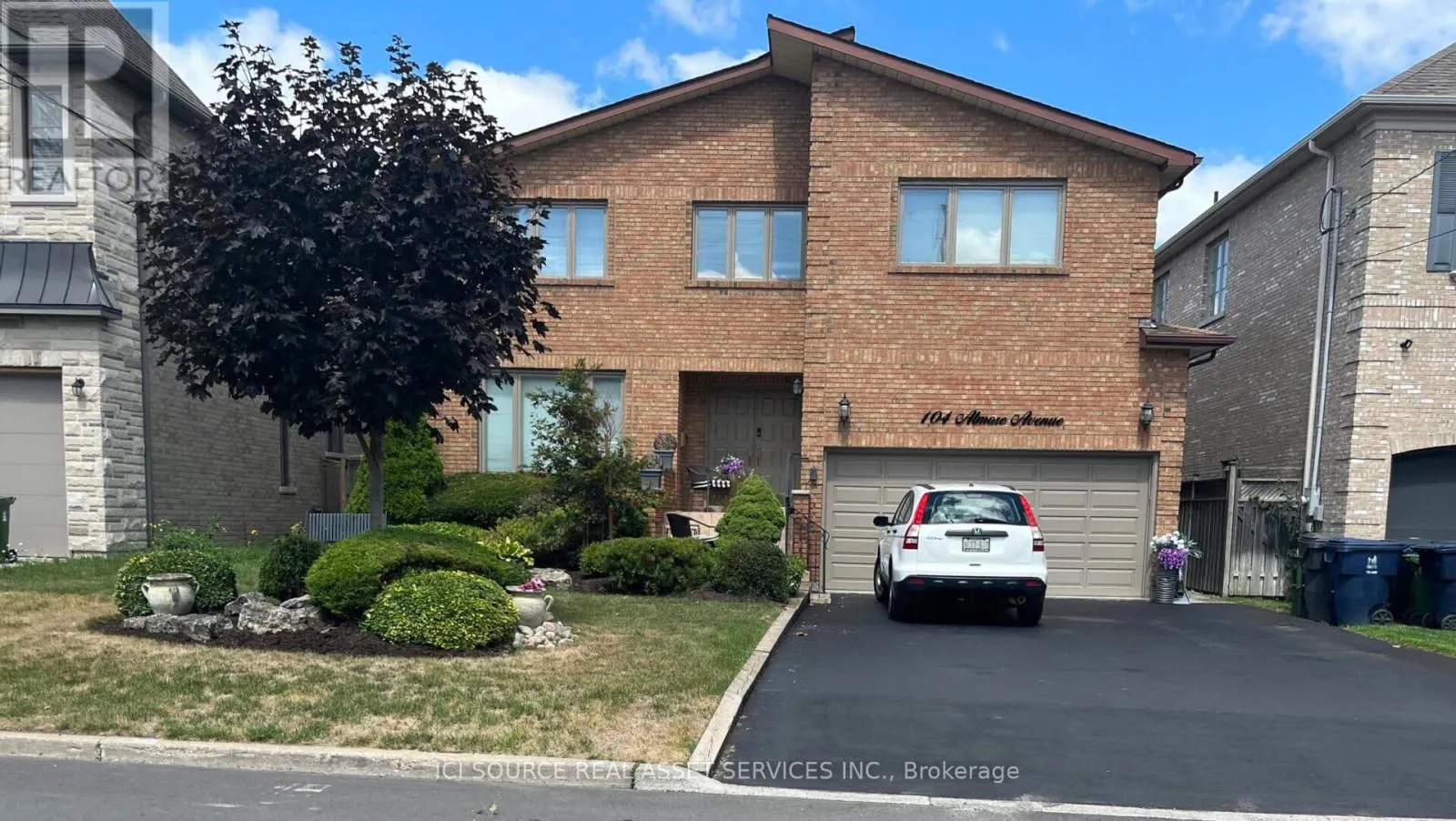 House for rent: 104 Almore Avenue, Toronto, Ontario M3H 2H5