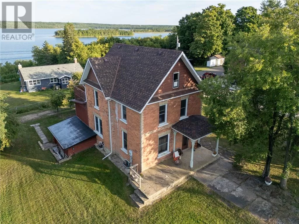 House for rent: 104 Arthur Street, Manitowaning, Ontario P0P 1N0