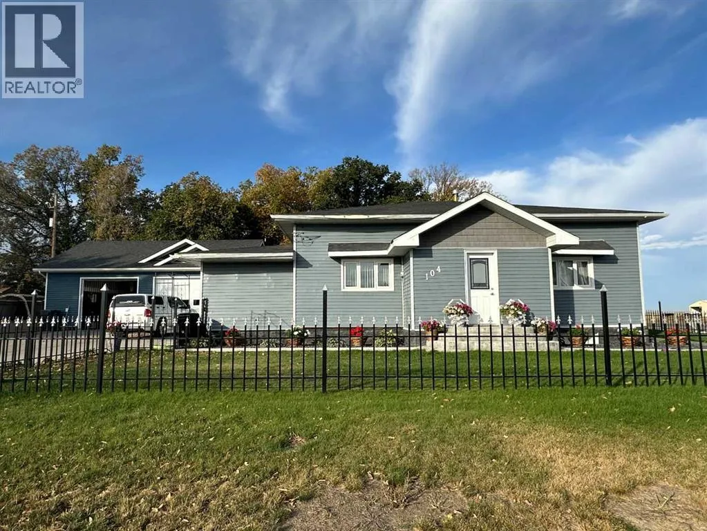 House for rent: 104 Chapman Avenue, Grassy Lake, Alberta T0K 0Z0