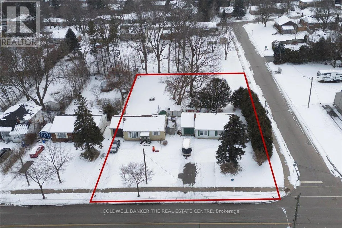 House for rent: 104 Eagle Street, Newmarket, Ontario L3Y 1J4