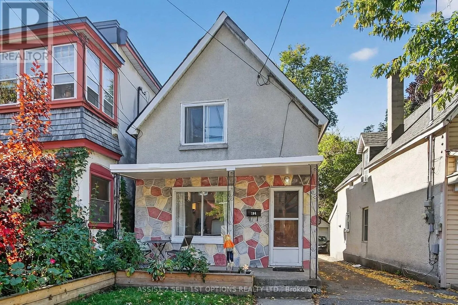 House for rent: 104 Lebreton Street N, Ottawa, Ontario K1R 7H4