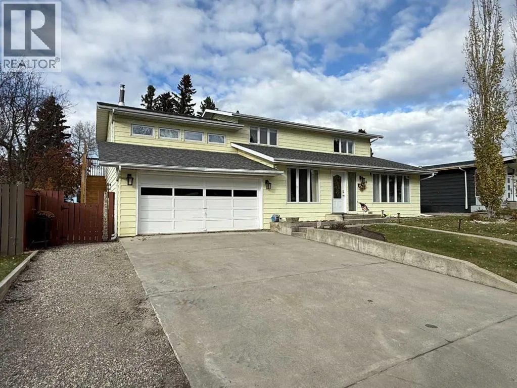 House for rent: 104 Mistaya Road, Hinton, Alberta T7V 1T3