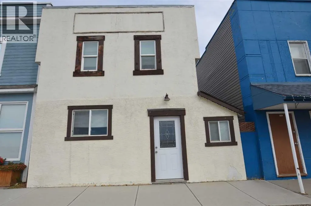 House for rent: 104 Railway Street, Carseland, Alberta T0J 0M0