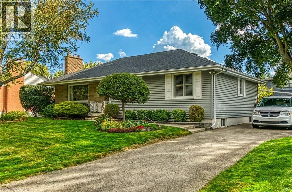 House for rent: 1040 Cedar Avenue, Burlington, Ontario L7T 2S1