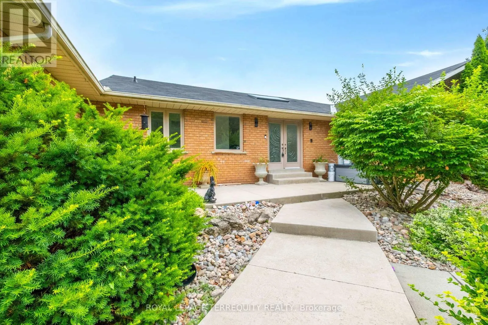 House for rent: 1041 15th Side Road, New Tecumseth, Ontario L0G 1T0