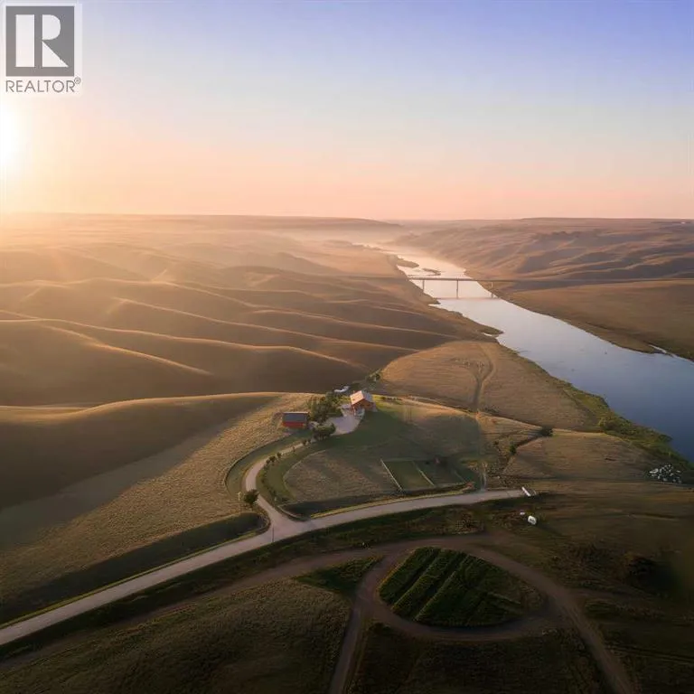 House for rent: 104103 Range Rd 20-1a, Rural Lethbridge County, Alberta T1M 1M4