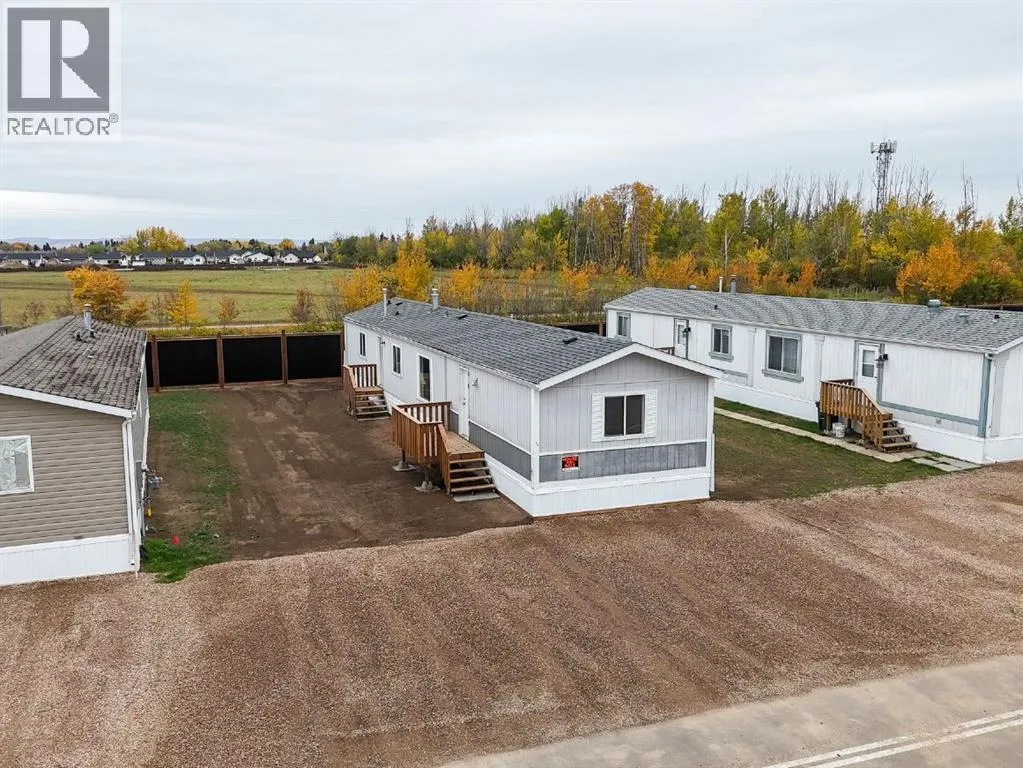 Manufactured Home for rent: 10417 110 Ave, La Crete, Alberta T0H 2H0