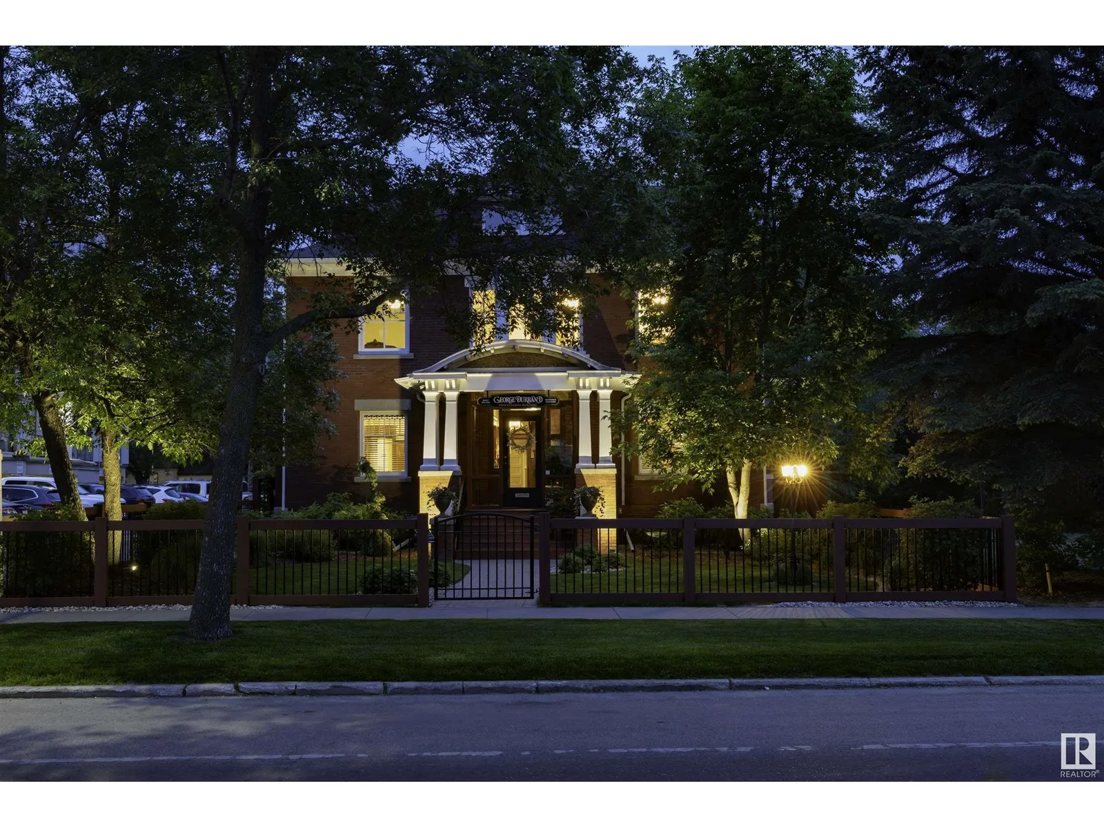 House for rent: 10417 Saskatchewan Dr Nw, Edmonton, Alberta T6E 4R8