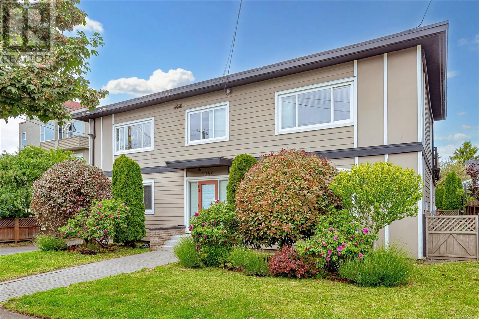 Multi-Family for rent: 1044 Hillside Ave, Victoria, British Columbia V8T 2A5