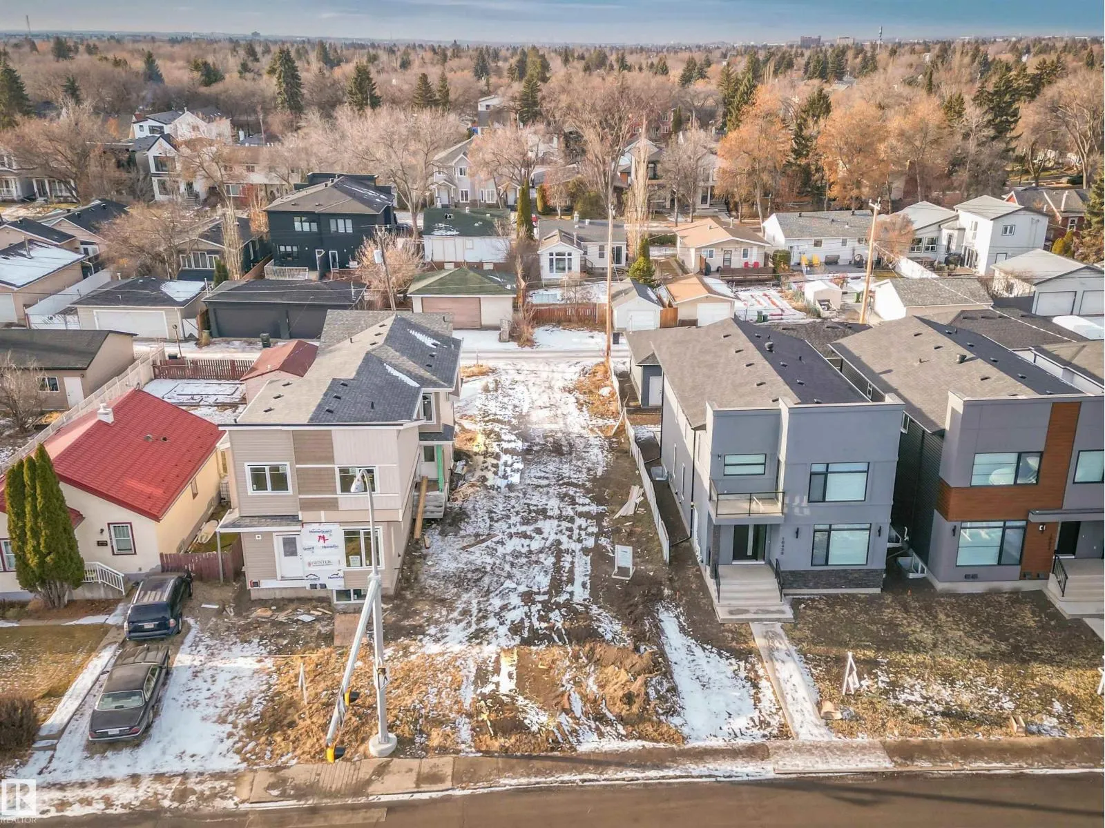 No Building for rent: 10448 142 St Nw, Edmonton, Alberta T5N 2P2