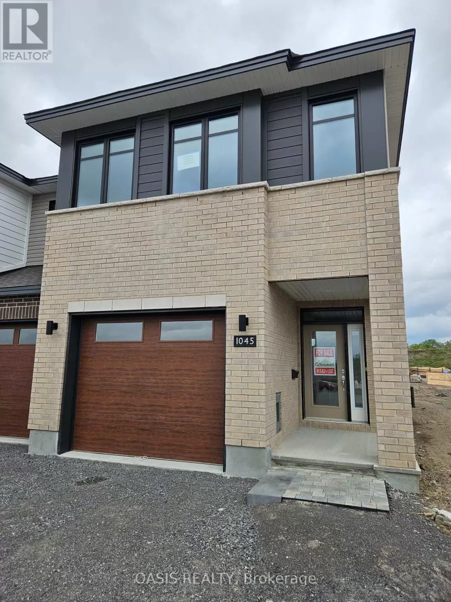 Row / Townhouse for rent: 1045 Cope Drive, Ottawa, Ontario K2S 3B5