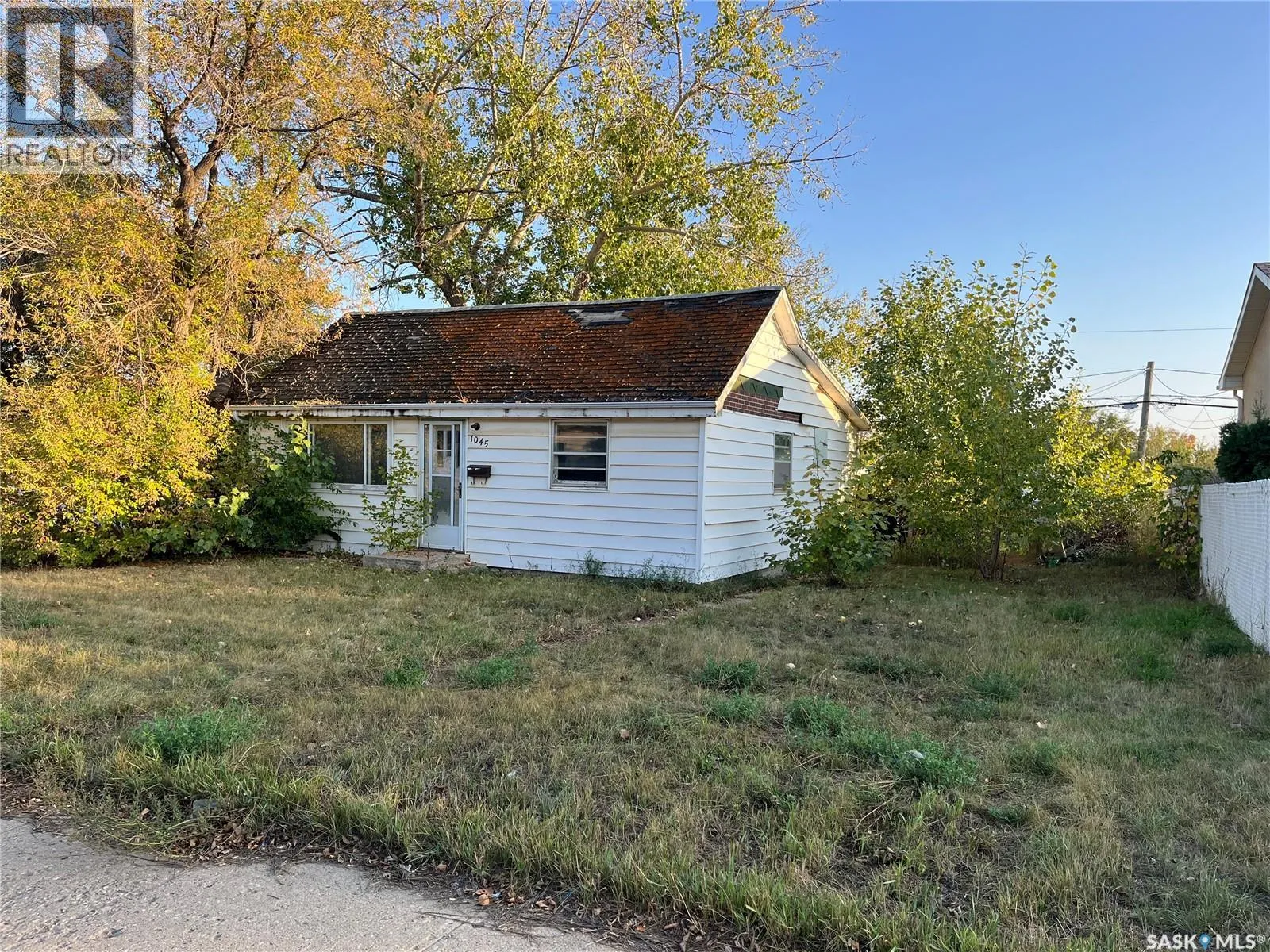 House for rent: 1045 Stadacona Street E, Moose Jaw, Saskatchewan S6H 0L1