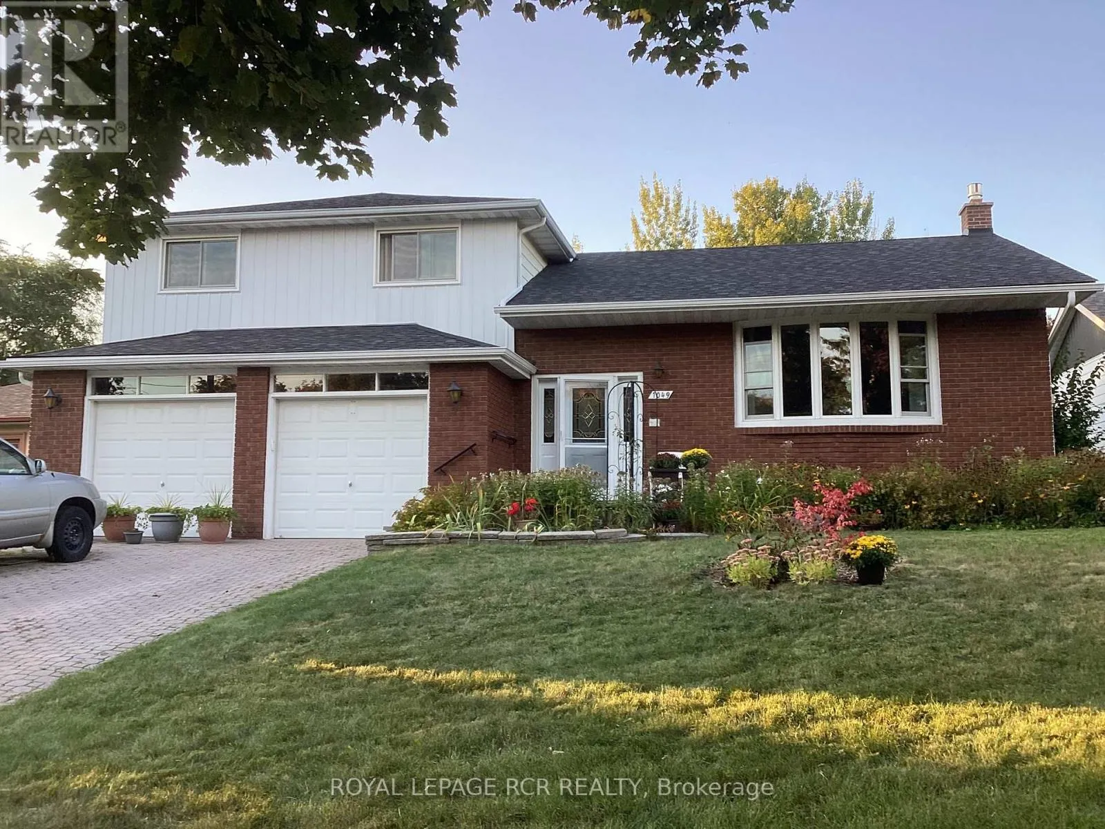 House for rent: 1049 Elgin Street, Newmarket, Ontario L3Y 3C3