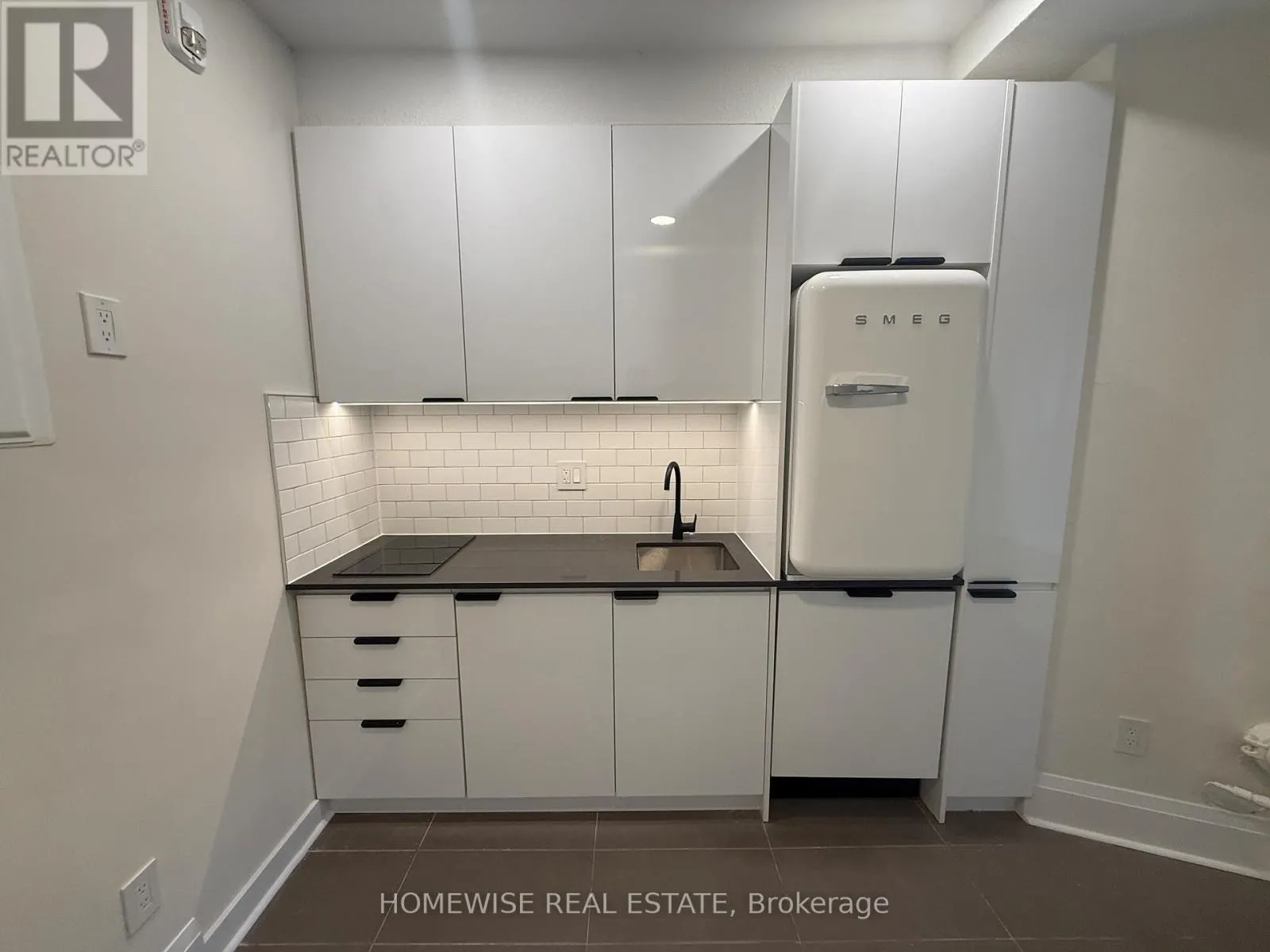 Other for rent: 105 - 1 Triller Avenue, Toronto, Ontario M6K 3B7