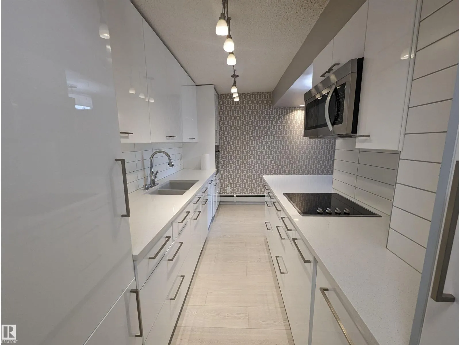 Apartment for rent: #105 10140 115 St Nw, Edmonton, Alberta T5K 1T5