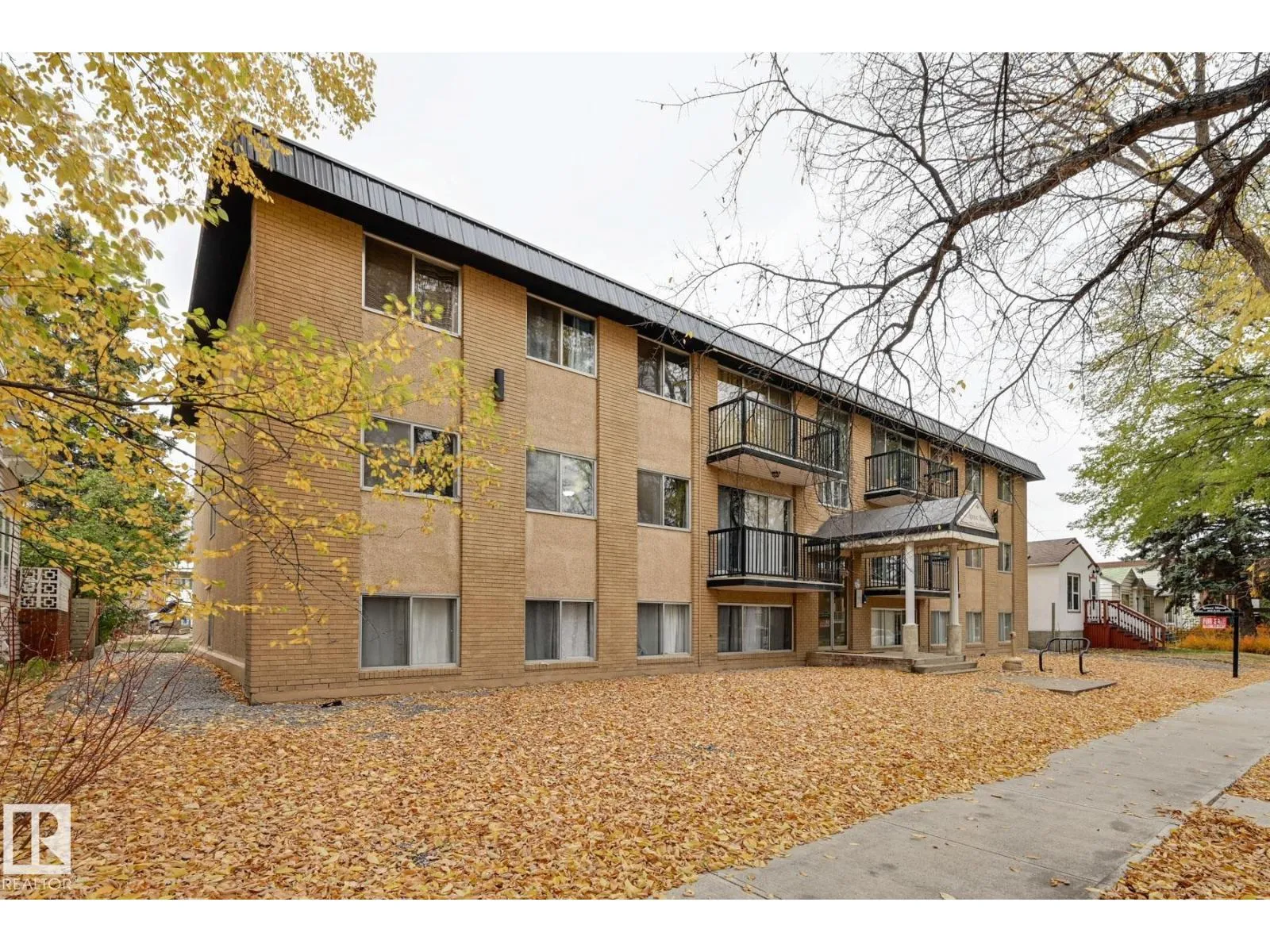 Apartment for rent: #105 10621 79 Av Nw, Edmonton, Alberta T6E 1S2