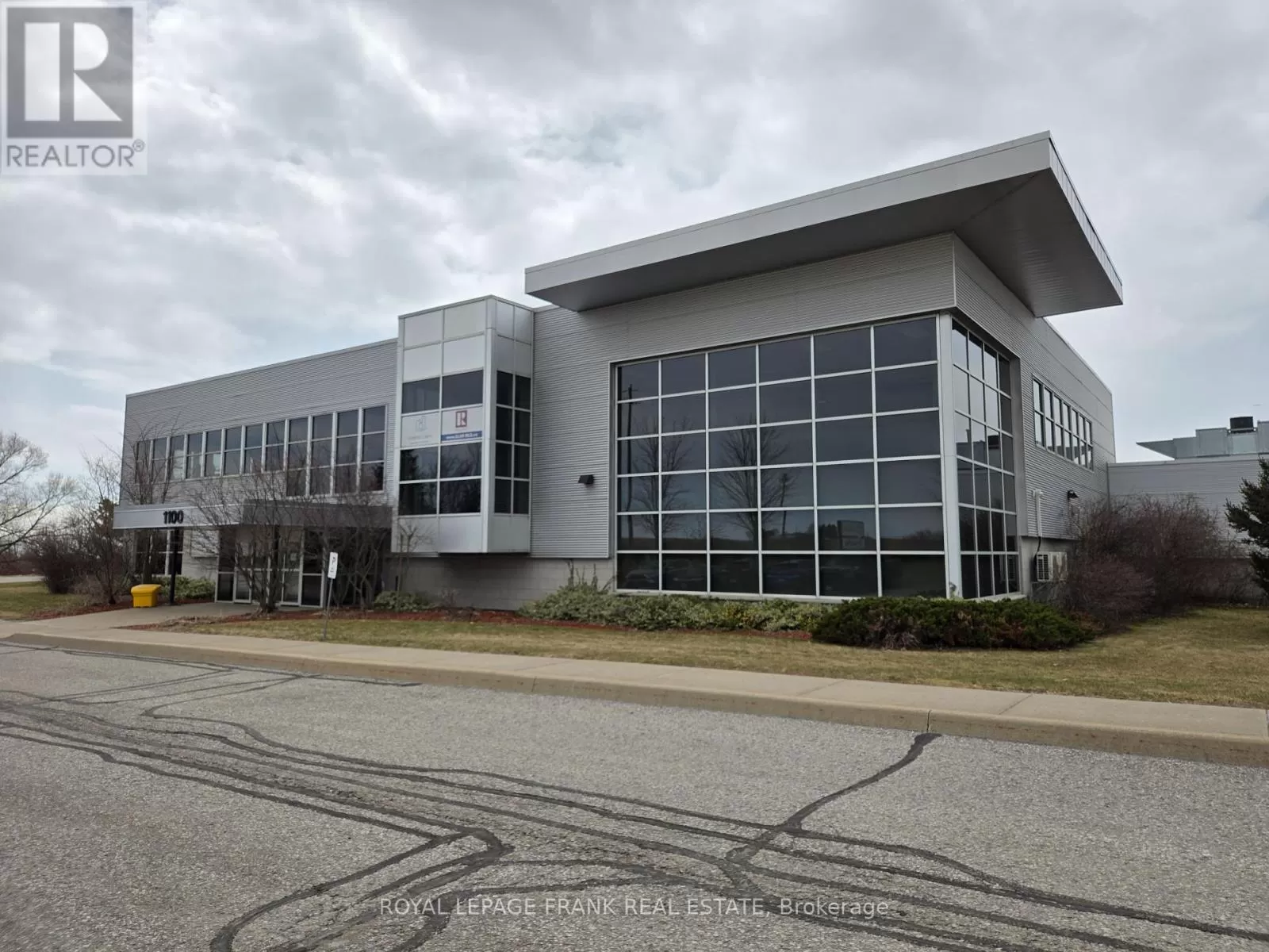Offices for rent: 105 - 1100 Bennett Road, Clarington, Ontario L1C 3K5